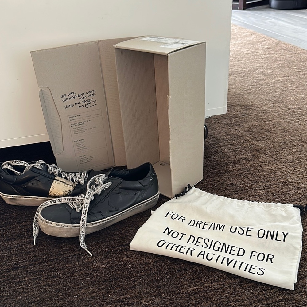 GOLDEN GOOSE Superstar Dark Green Sneakers with Gold Accents | Size: 38
